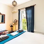 Apartment Vicky's Cozy Nest, Your By The Sea Kalamata