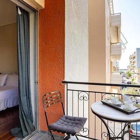 Apartamento Vicky's Cozy Nest, Your By The Sea Calamata