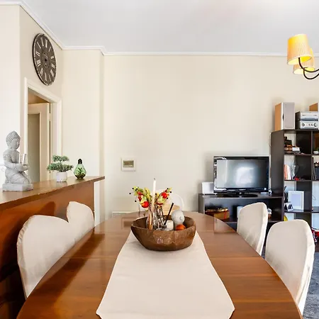 Apartamento Vicky's Cozy Nest, Your By The Sea Calamata