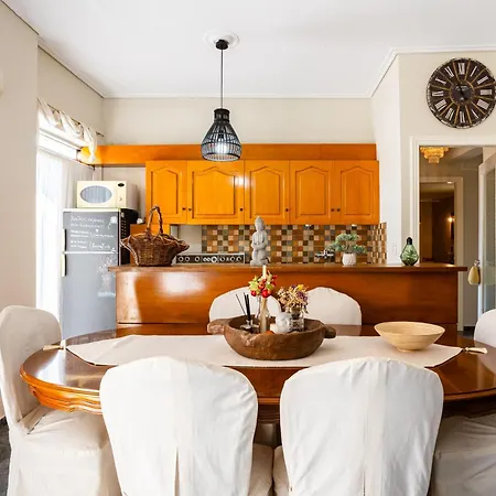Vicky's Cozy Nest, Your By The Sea * Calamata