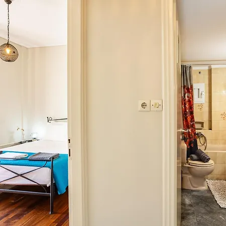 Daire Vicky's Cozy Nest, Your By The Sea