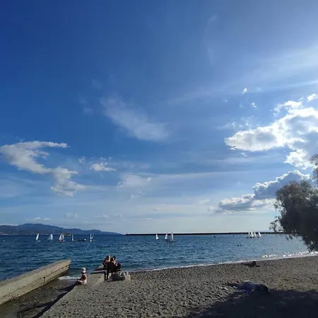 Apartment Vicky's Cozy Nest, Your By The Sea Kalamata