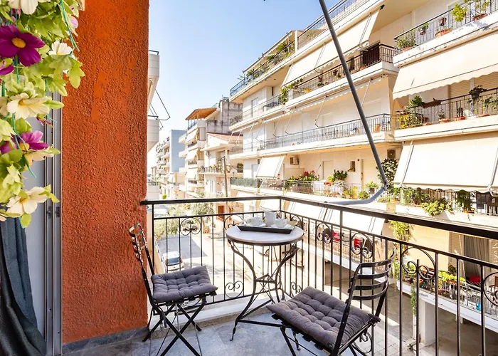 Lägenhet Vicky's Cozy Nest, Your By The Sea Kalamata