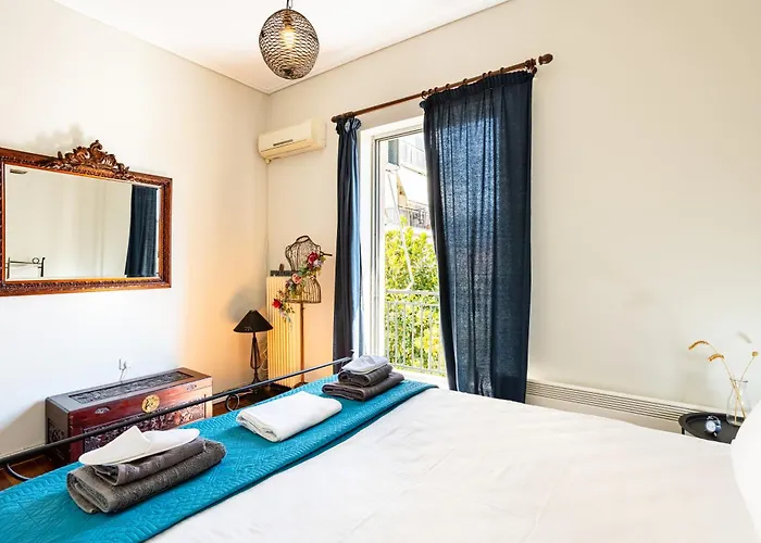 Lägenhet Vicky's Cozy Nest, Your By The Sea Kalamata