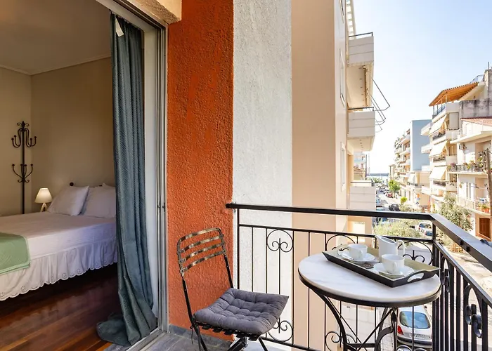 Lägenhet Vicky's Cozy Nest, Your By The Sea Kalamata